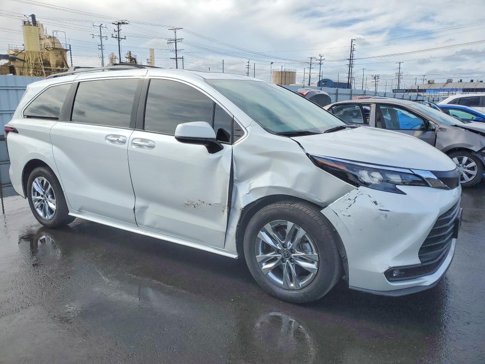 2025 Toyota VIN 5TDJRKEC4SS261172 COPART salvage auction — FRONT END, Ca - Salvage Certificate, sold $25,500 on 2026-07-06 (photo 4)