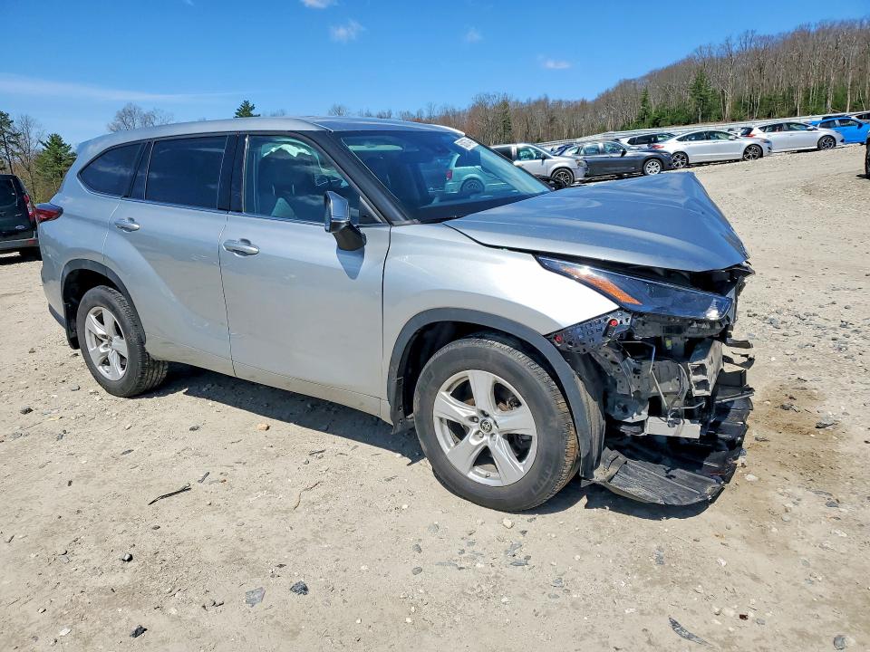 2022 Toyota Highlander VIN 5TDBZRBH9NS218044 COPART salvage auction — FRONT END, Id - Salvage Certificate Of Title, sold $10,700 on 2026-07-08 (photo 4)