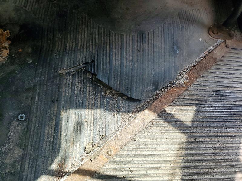 2011 Thomas Express g4 VIN 1GB6G5BG3B1104805 COPART salvage auction — NORMAL WEAR, ON - PERMIT NO BRAND - FIT, sold $1,800 on 2026-09-15 (photo 9)