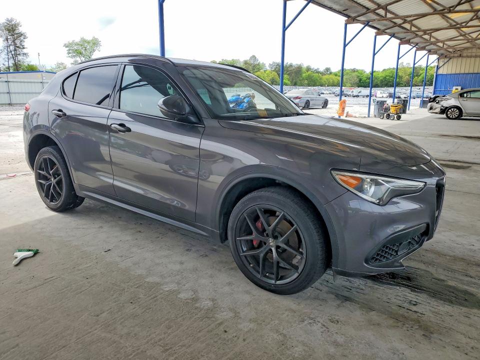 2019 Alfa romeo Stelvio VIN ZASPAJAN4K7C70457 COPART salvage auction — MINOR DENT/SCRATCHES, Va - Certificate Of Title (P), sold $6,200 on 2026-07-09 (photo 4)