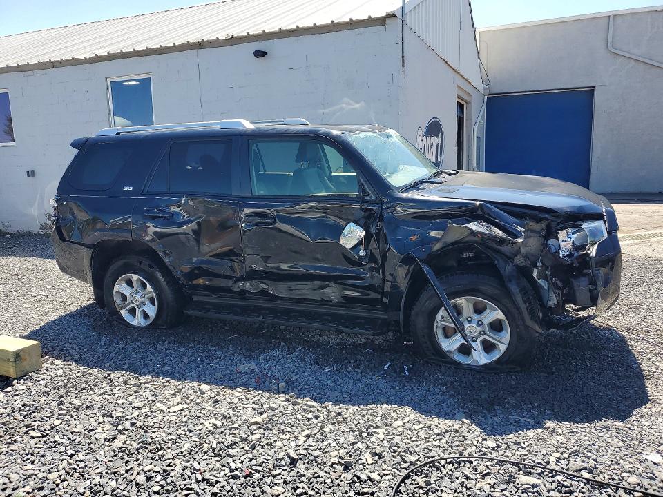 2018 Toyota 4runner VIN JTEBU5JR2J5508817 COPART salvage auction — FRONT END, VA - CERT OF TITLE - SALVAGE, sold $8,100 on 2026-07-24 (photo 4)