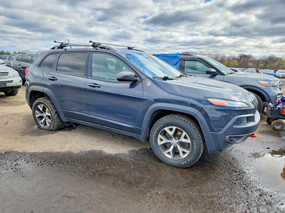2016 Jeep Cherokee VIN 1C4PJMBS1GW337768 COPART salvage auction — UNDERCARRIAGE, NY - CERTIFICATE OF TITLE, sold $1,750 on 2026-07-19 (photo 4)