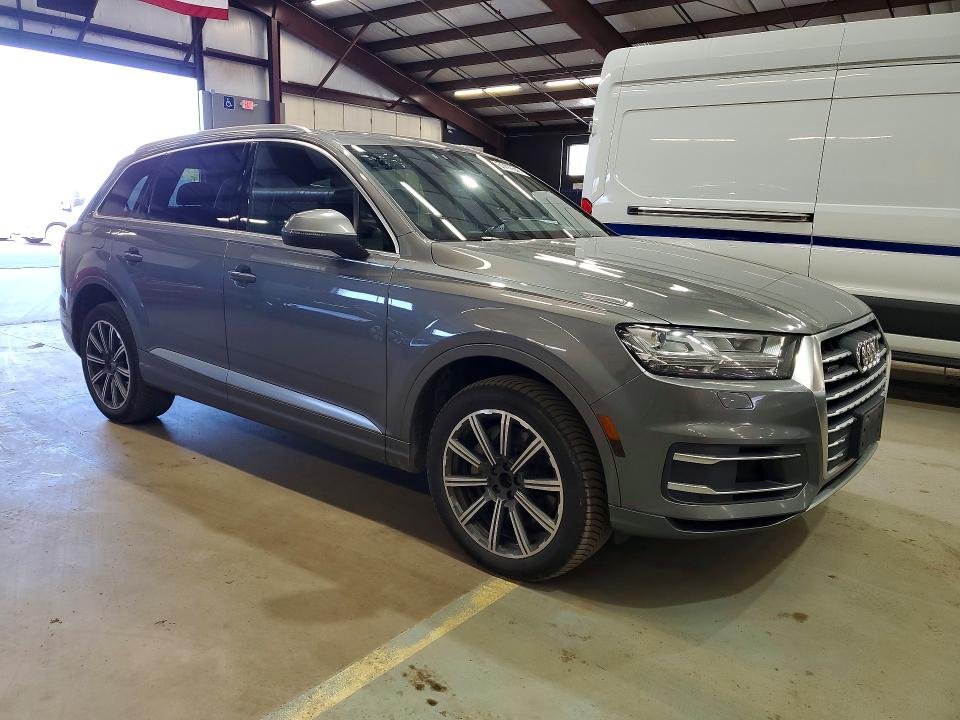 2017 Audi Q7 VIN WA1LAAF77HD016845 COPART salvage auction — MINOR DENT/SCRATCHES, Me - Certificate Of Title (P), sold $5,800 on 2026-07-17 (photo 4)