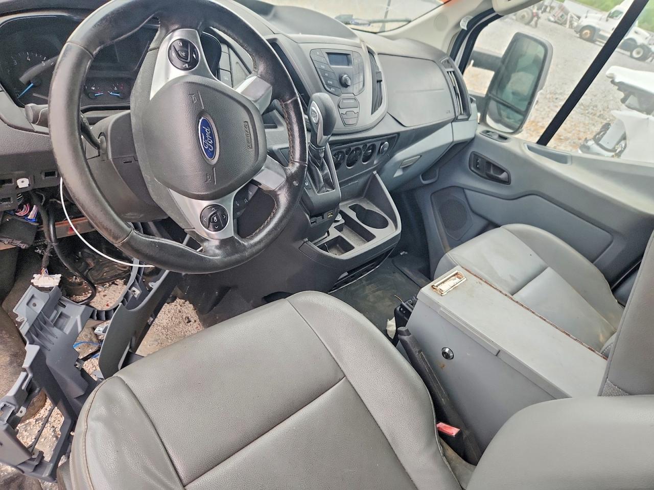 2017 Ford Transit VIN 1FTYR1YMXHKB05974 COPART salvage auction — Normal Wear, TN - CERTIFICATE OF TITLE, sold $2,500 on 2026-07-08 (photo 8)