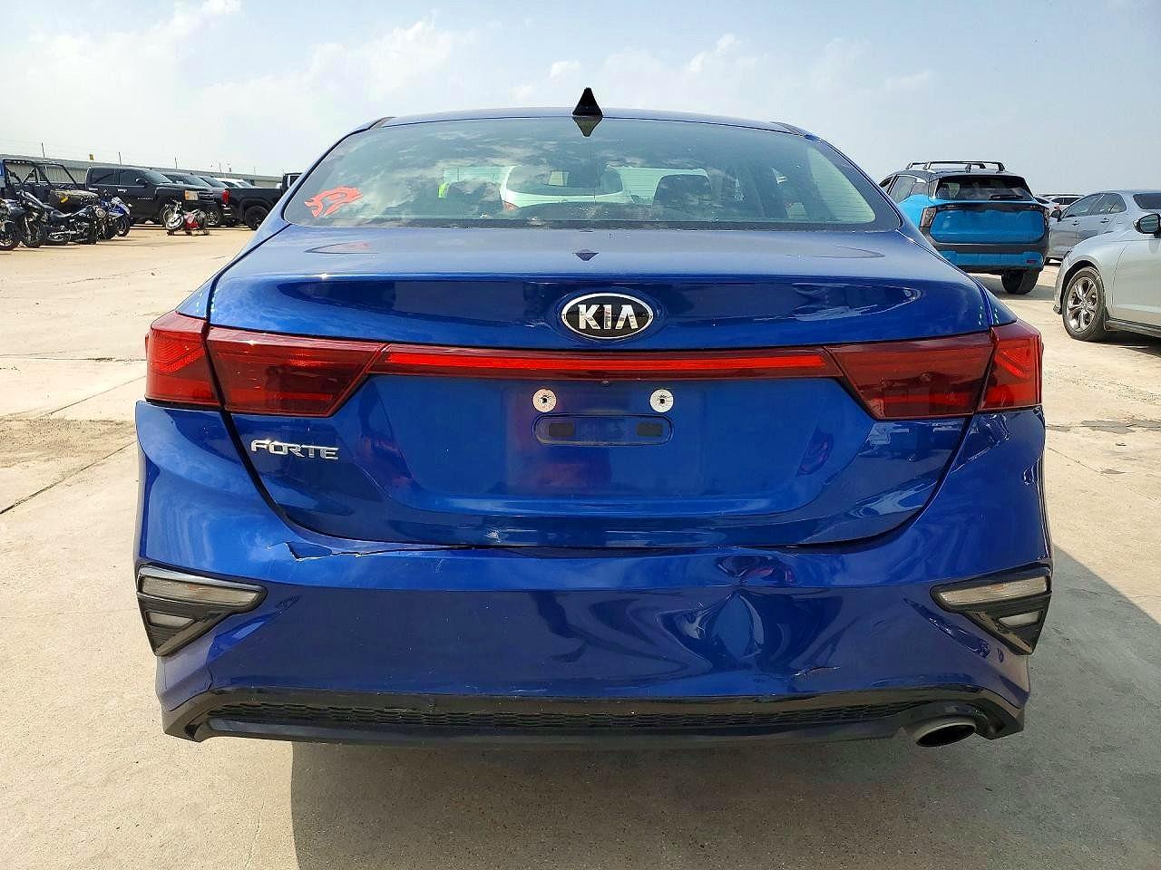 2020 Kia Forte VIN 3KPF24AD7LE218249 COPART salvage auction — Rear End, TX - SALVAGE VEHICLE TITLE, sold $4,200 on 2026-06-25 (photo 6)