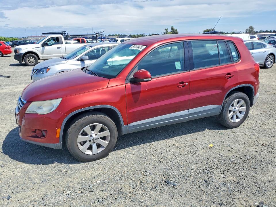 2010 Volkswagen Tiguan VIN WVGAV7AX4AW000474 COPART salvage auction — MINOR DENT/SCRATCHES, Ca - Dis/Dlr/Exp Only Clean Title (P), sold $325 on 2026-07-09 (photo 1)