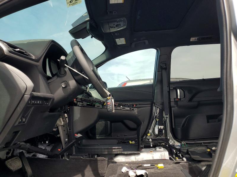 2025 Toyota Sienna VIN 5TDESKFC0SS201409 COPART salvage auction — FRONT END, Salvage Title, sold $23,200 on 2026-07-27 (photo 7)