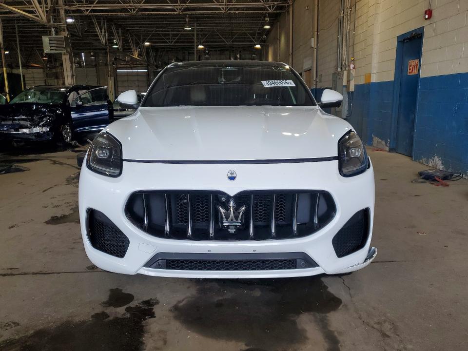 2023 Maserati Grecale VIN ZN682AVA3P7434109 COPART salvage auction — REAR END, Mi - Scrap Certificate Of Title, sold $10,300 on 2026-07-14 (photo 5)