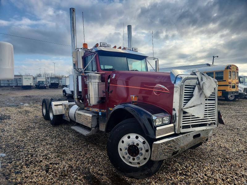 1999 Freightliner Fld120 VIN 1FUPC7WB8XPA33929 COPART salvage auction — FRONT END, WI - CERTIFICATE OF TITLE, sold $9,200 on 2026-07-07 (photo 1)