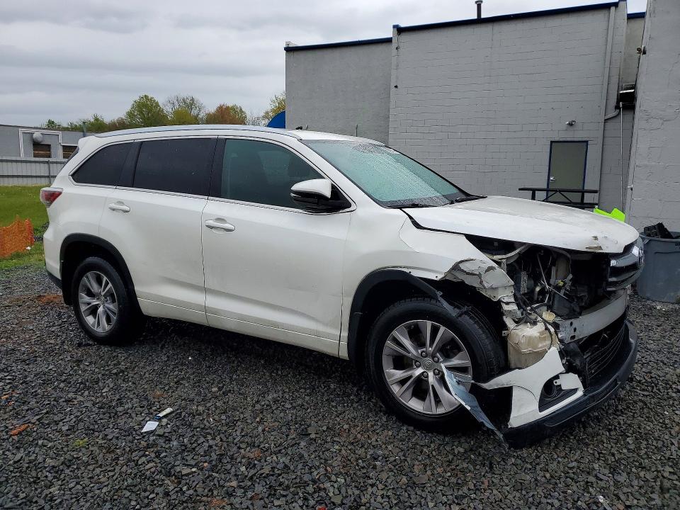 2015 Toyota Highlander VIN 5TDJKRFHXFS173630 COPART salvage auction — FRONT END, Nj - Cert Of Title-Salvage, sold $7,900 on 2026-07-31 (photo 4)