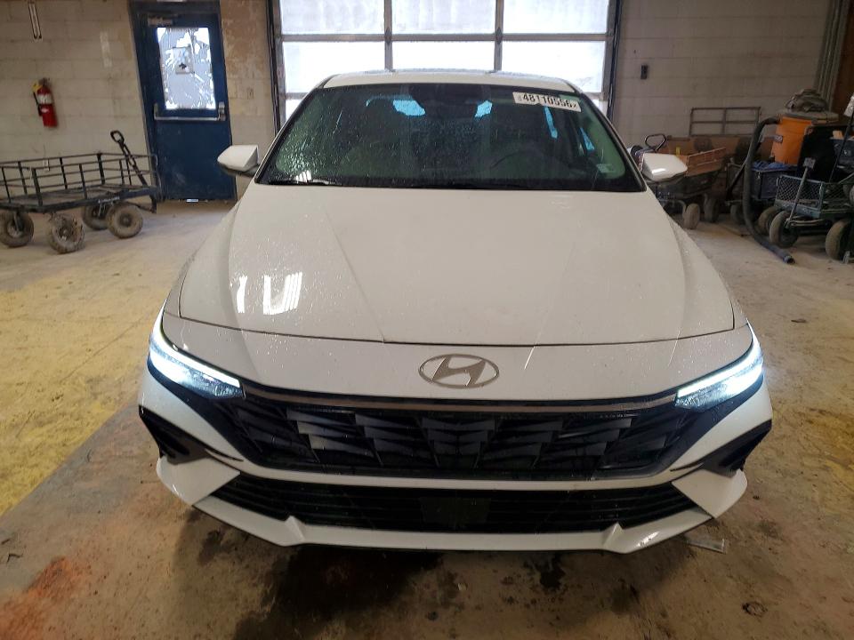2025 Hyundai Elantra VIN KMHLN4DJ7SU150199 COPART salvage auction — HAIL, IN - CERT OF TITLE-SALVAGE TITLE, sold $2,300 on 2026-07-31 (photo 5)