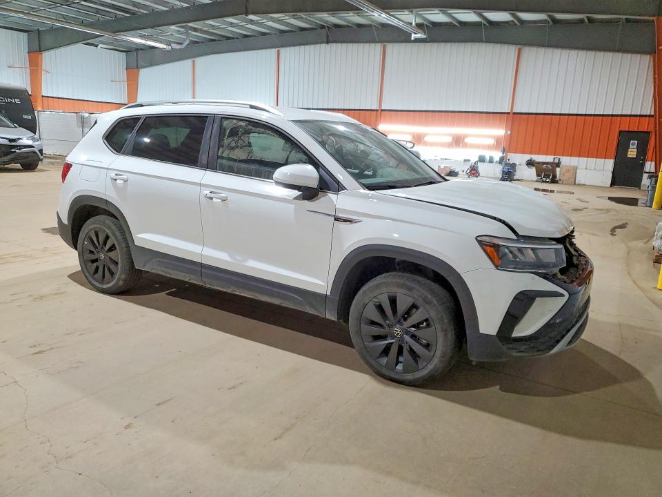 2024 Volkswagen Taos VIN 3VVSX7B28RM007060 COPART salvage auction — SIDE, Ab - Bos - Salvage, sold $11,000 on 2026-07-21 (photo 4)