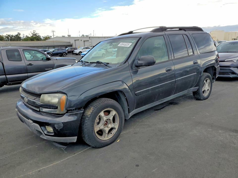2005 Chevrolet Trailblazer VIN 1GNET16S156137116 COPART salvage auction — MINOR DENT/SCRATCHES, Ca - Salvage Certificate, sold $400 on 2026-07-08 (photo 1)