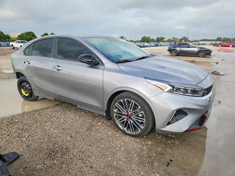 2024 Kia Forte VIN 3KPF44AC4RE728083 COPART salvage auction — REAR END, Fl - Cert Of Title Slvg Rebuildable, sold $7,200 on 2026-08-27 (photo 4)