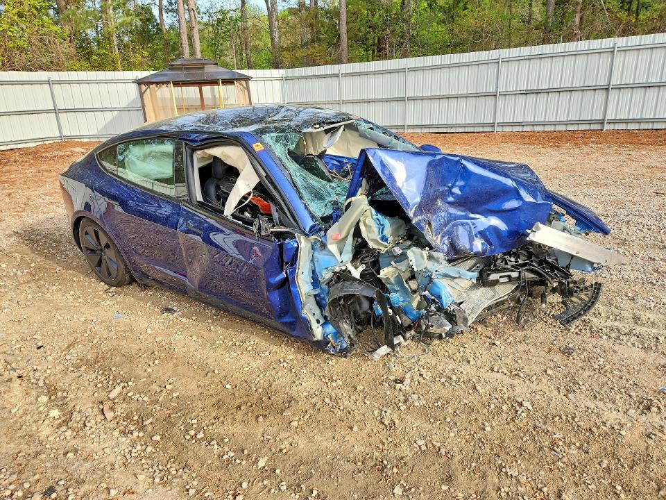2025 Tesla Model 3 VIN 5YJ3E1EA4SF041886 COPART salvage auction — ALL OVER, Nc - Salvage Certificate Of Title, sold $3,250 on 2026-07-10 (photo 4)