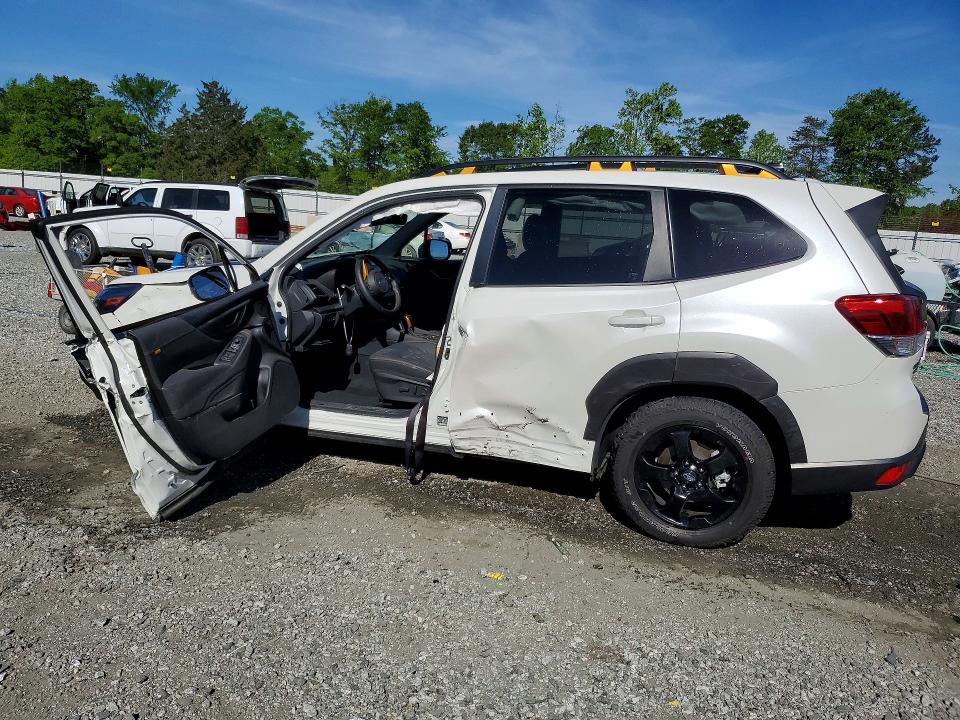 2025 Subaru Forester VIN JF2SKAHC6SH406247 COPART salvage auction — SIDE, Sc - Cert Of Title-Salvage, sold $9,800 on 2026-07-08 (photo 2)