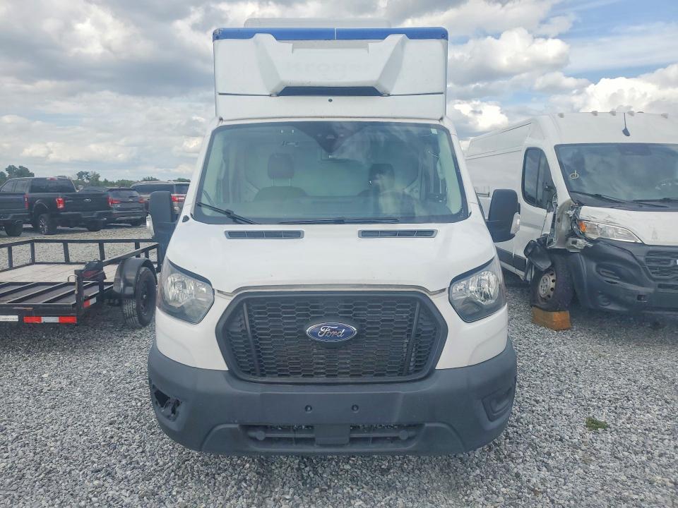 2022 Ford Transit VIN 1FDBW5Z80NKA01637 COPART salvage auction — NORMAL WEAR, Fl - Certificate Of Title, sold $10,900 on 2026-07-31 (photo 5)