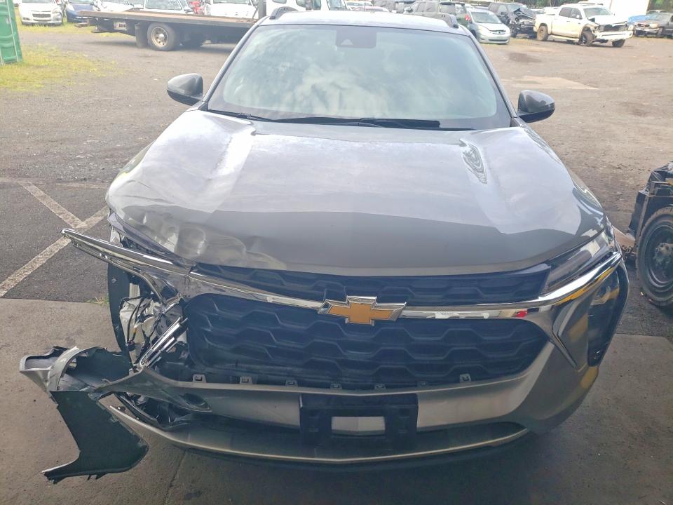 2024 Chevrolet Trax VIN KL77LHE26RC184738 COPART salvage auction — FRONT END, Hi - Certificate Of Title, sold $625 on 2026-07-27 (photo 5)