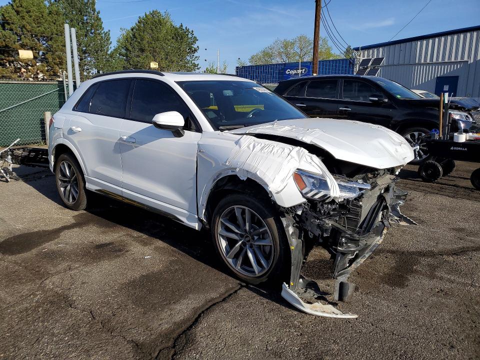 2024 Audi Q3 VIN WA1EECF31R1090822 COPART salvage auction — FRONT END, Salvage Title, sold $275 on 2026-07-21 (photo 4)