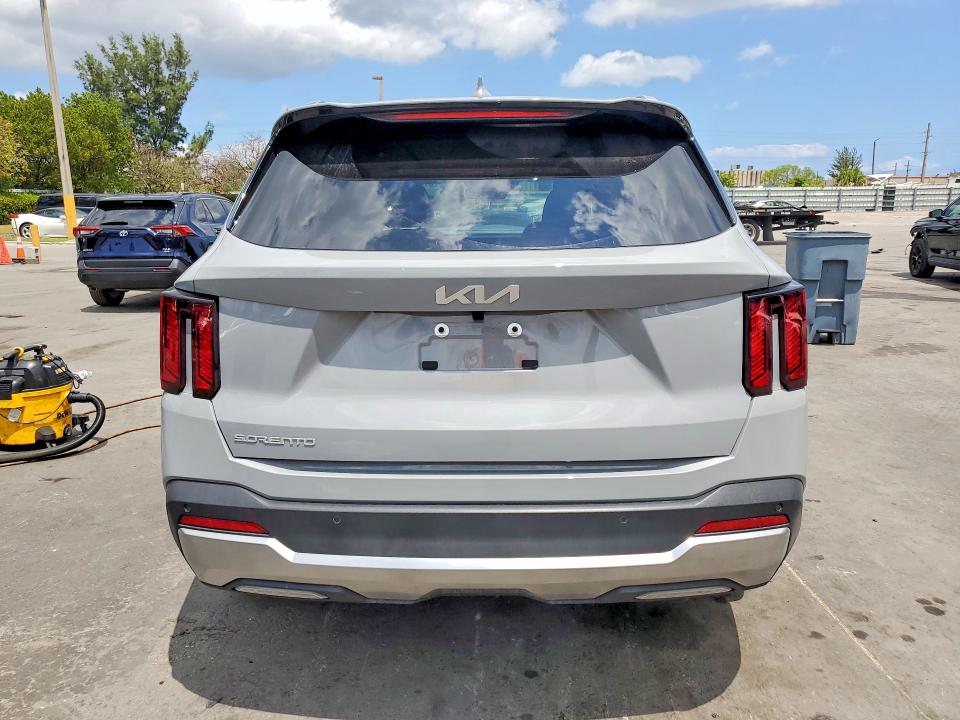 2025 Kia Sorento VIN 5XYRH4JF2SG397864 COPART salvage auction — FRONT END, FL - CERT OF TITLE SLVG REBUILDABLE, sold $11,700 on 2026-07-13 (photo 6)
