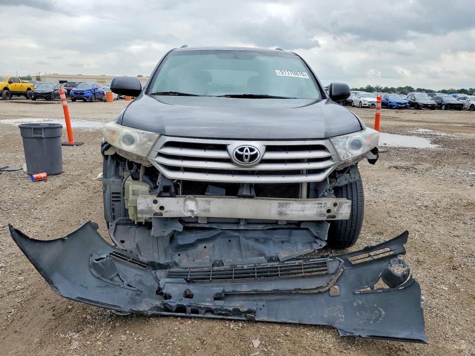 2013 Toyota VIN 5TDZA3EH5DS038007 COPART salvage auction — FRONT END, Salvage Title, sold $950 on 2026-07-23 (photo 5)