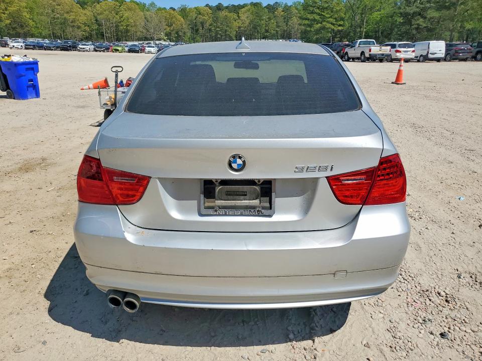 2010 BMW 3 series VIN WBAPH7C5XAE129954 COPART salvage auction — MINOR DENT/SCRATCHES, Ga - Dealer Only Clean Title, sold $275 on 2026-07-31 (photo 6)