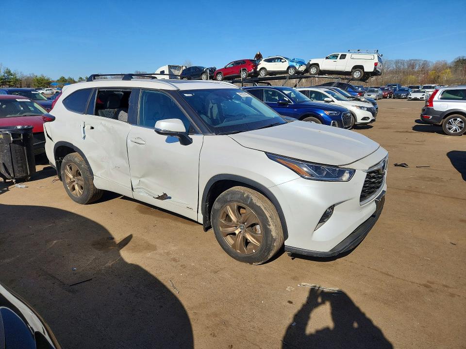2023 Toyota Highlander VIN 5TDABRCH3PS580355 COPART salvage auction — SIDE, Ny - Mv-907A Salvage Certificate, sold $16,700 on 2026-07-07 (photo 4)