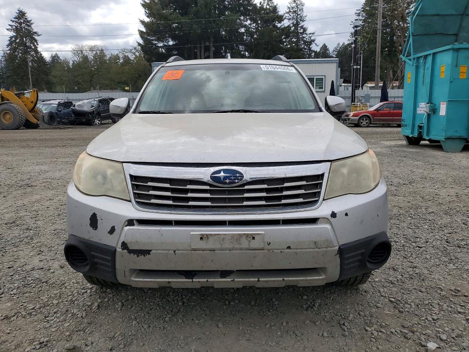 2010 Subaru Forester VIN JF2SH6CC7AH720992 COPART salvage auction — VANDALISM, Or - Certificate Of Title, sold $125 on 2026-07-07 (photo 5)