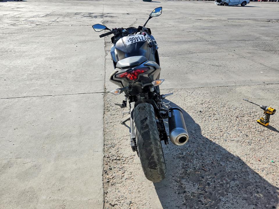 2025 Kawasaki Ex500 VIN ML5EXGH11SDA56805 COPART salvage auction — VANDALISM, CO - CERTIFICATE OF TITLE, sold $1,850 on 2026-07-22 (photo 4)