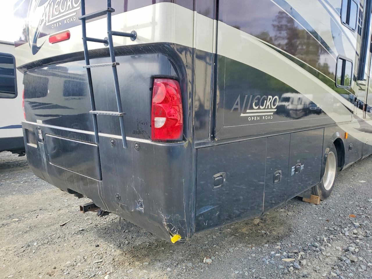 2011 Tiffin Alleg35qba VIN 1F66F5DY2B0A05938 COPART salvage auction — Rear End, MD - CERTIFICATE OF TITLE, sold $3,150 on 2026-07-07 (photo 9)