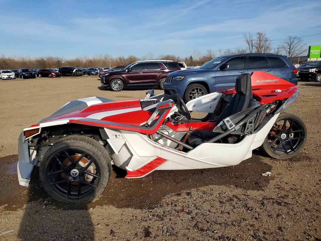 2016 Polaris Slingshot VIN 57XAAPFA1G5111817 COPART salvage auction — Vandalized, IL - SALVAGE CERTIFICATE, sold $3,600 on 2026-05-13 (photo 3)