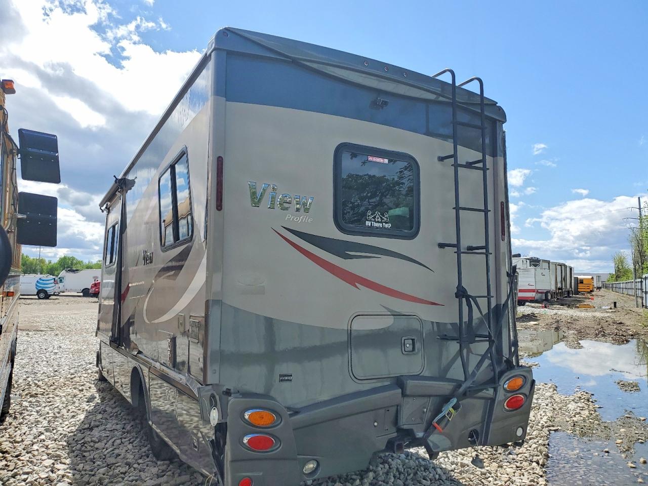 2014 Winnibago VIN WDAPF4CC8E9565757 COPART salvage auction — All Over, KY - CERT OF TITLE-SALVAGE (P), sold $9,200 on 2026-09-17 (photo 3)