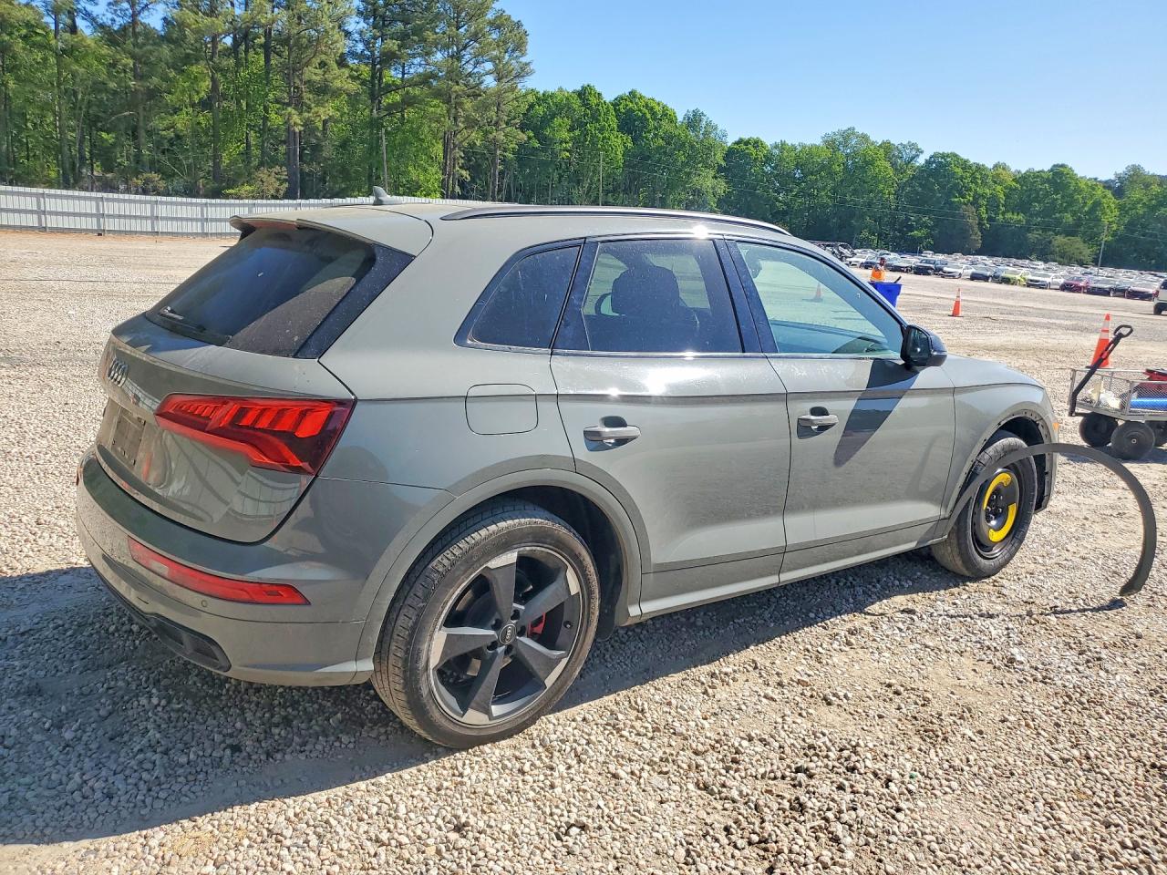 2019 Audi SQ5 VIN WA1B4AFY5K2070661 COPART salvage auction — Minor Dent/Scratches, Sc - Salvage Title, sold $8,000 on 2026-07-10 (photo 3)