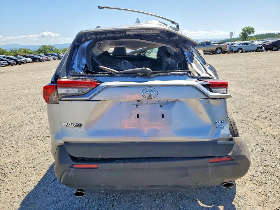 2023 Toyota Rav4 VIN 2T3P1RFV6PC370816 COPART salvage auction — ROLLOVER, Ca - Salvage Certificate, sold $3,500 on 2026-07-10 (photo 6)
