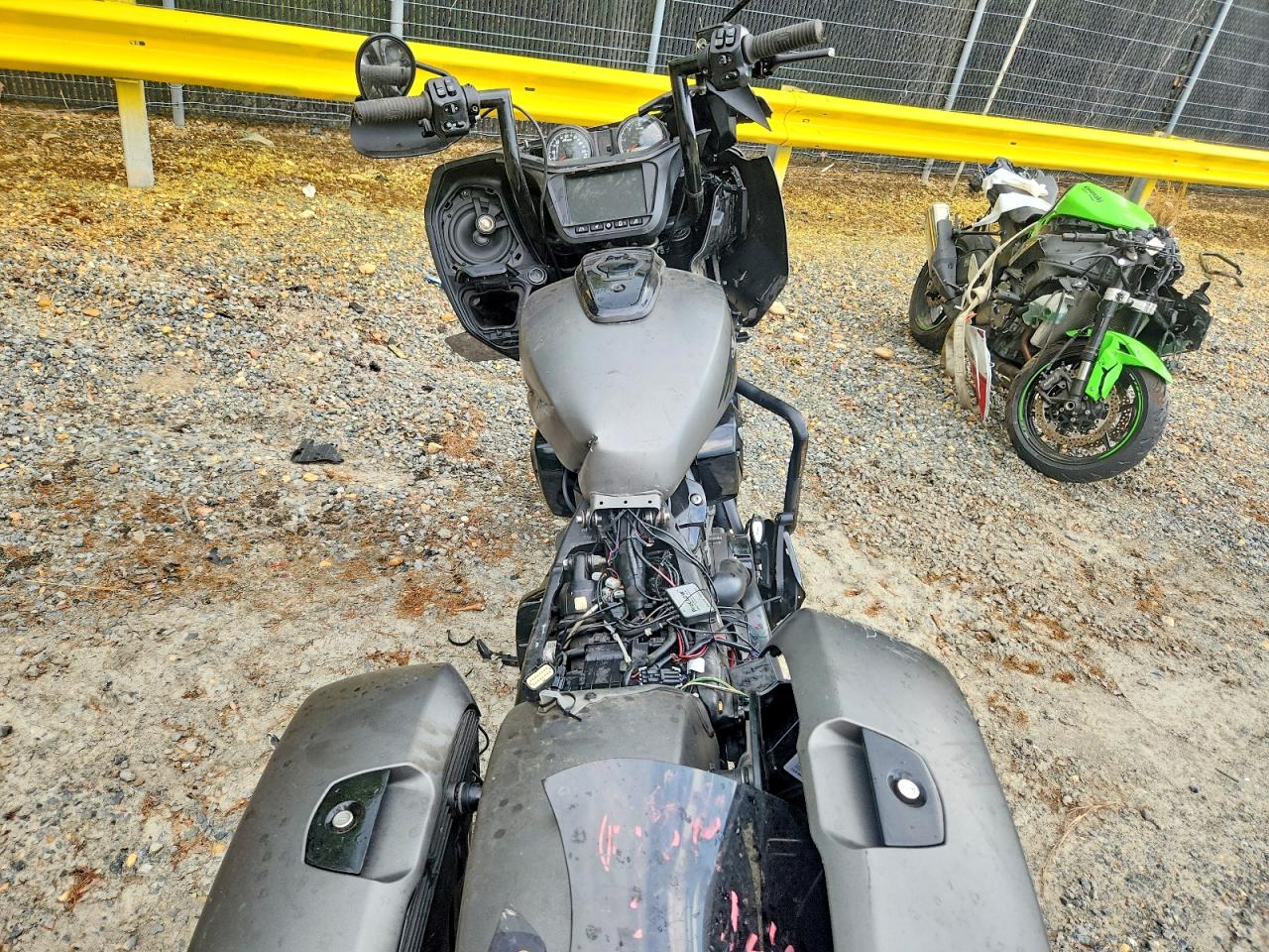 2021 Indian Challenger VIN 56KLCBRR9M3401398 COPART salvage auction — All Over, ID - SALVAGE CERTIFICATE OF TITLE, sold $575 on 2026-07-09 (photo 6)