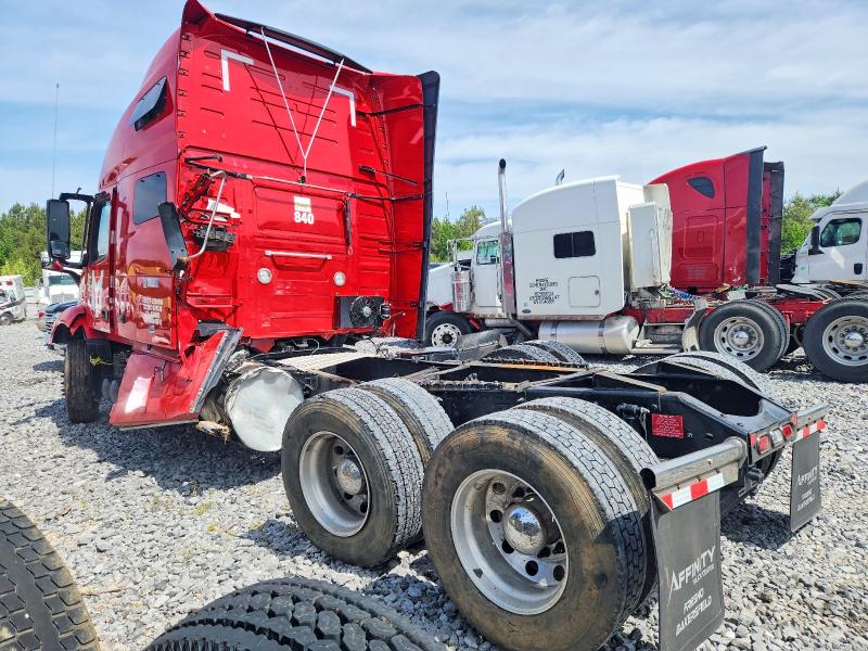 2024 Volvo Vnl VIN 4V4NC9EJ7RN641542 COPART salvage auction — ROLLOVER, TN - SALVAGE CERTIFICATE, sold $25,750 on 2026-08-27 (photo 3)