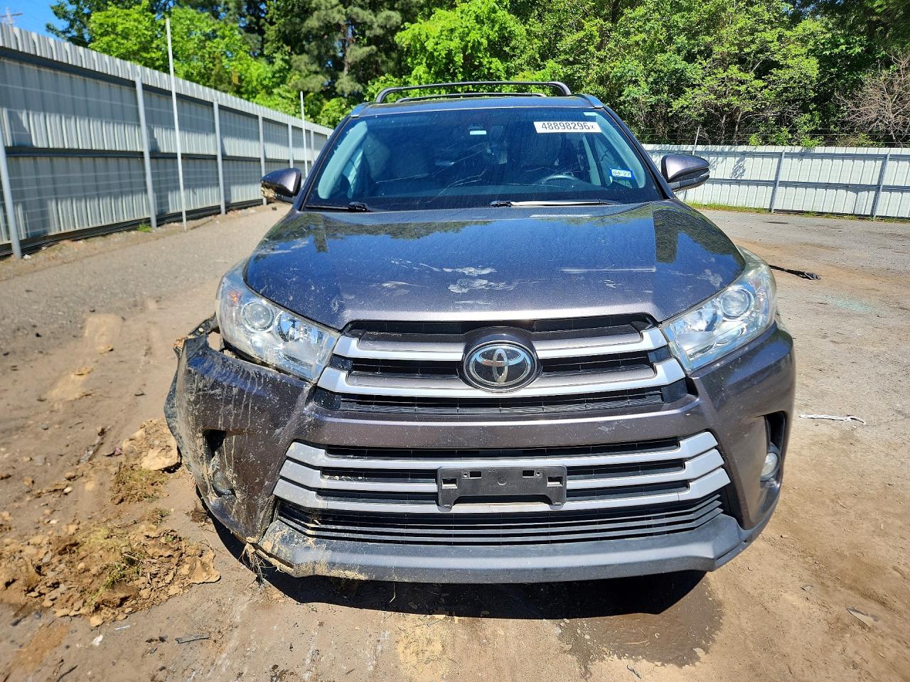 2017 Toyota Highlander VIN 5TDKZRFH1HS517977 COPART salvage auction — Side, TX - SALVAGE VEHICLE TITLE, sold $6,900 on 2026-07-02 (photo 5)