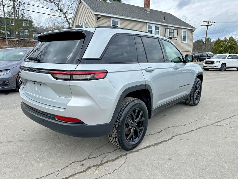 2025 Jeep Cherokee VIN 1C4RJHAGXS8656063 COPART salvage auction — FRONT END, Fl - Certificate Of Title, sold $20,800 on 2026-07-29 (photo 3)