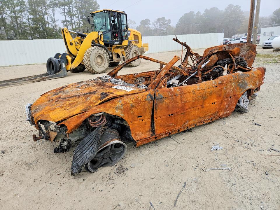2001 BMW 3 series VIN WBABS534X1JU80877 COPART salvage auction — BURN, Md - Cert Of Salvage > 75% Damage, sold $225 on 2026-07-07 (photo 1)