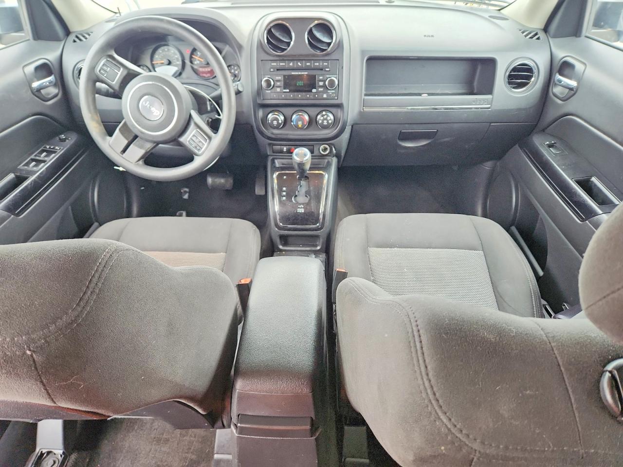 2017 Jeep Liberty (Patriot) VIN 1C4NJPBAXHD211339 COPART salvage auction — Side, Ct - Clean Title, sold $1,500 on 2026-07-09 (photo 8)
