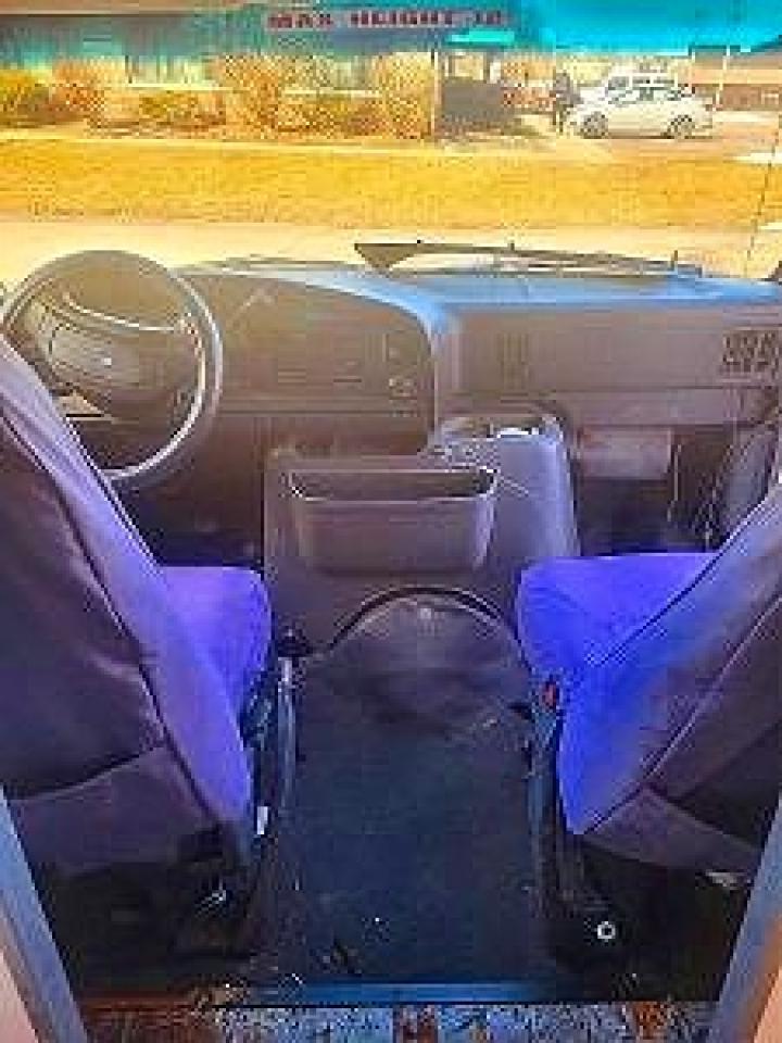 1995 Ford E-350 VIN 1FDKE37H5SHA01586 COPART salvage auction — Mechanical, IL - CERTIFICATE OF TITLE (P), sold $175 on 2026-05-04 (photo 9)