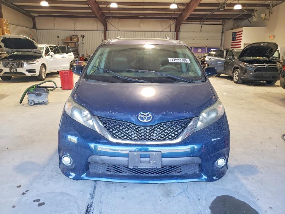2011 Toyota Sienna VIN 5TDXK3DC9BS116697 COPART salvage auction — SIDE, Md - Cert Of Salvage > 75% Damage, sold $500 on 2026-07-17 (photo 5)