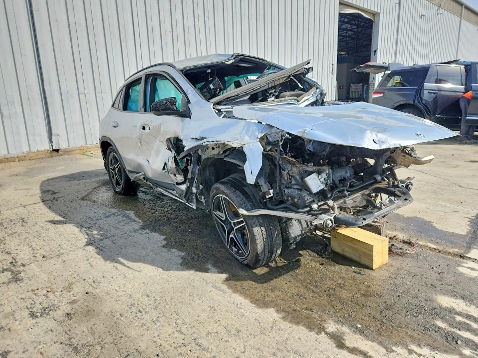 2022 Mercedes-benz Gla-class VIN W1N4N4HB1NJ405147 COPART salvage auction — ALL OVER, Nj - Cert Of Title-Salvage, sold $225 on 2026-07-29 (photo 4)