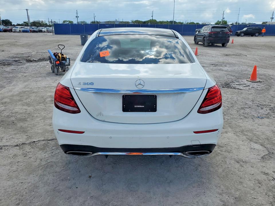 2017 Mercedes-benz E-klasse VIN WDDZF4JB4HA072585 COPART salvage auction — FRONT END, FL, sold $1,800 on 2026-08-17 (photo 6)