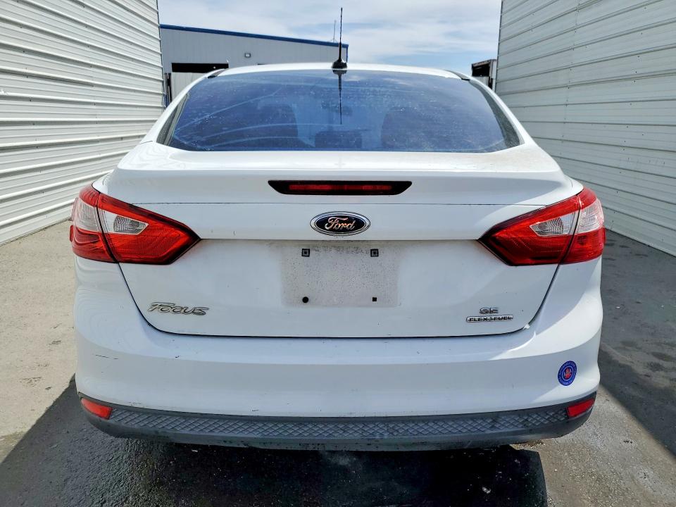 2014 Ford Focus VIN 1FADP3F2XEL167811 COPART salvage auction — MINOR DENT/SCRATCHES, CA - CERTIFICATE OF TITLE, sold $100 on 2026-07-09 (photo 6)
