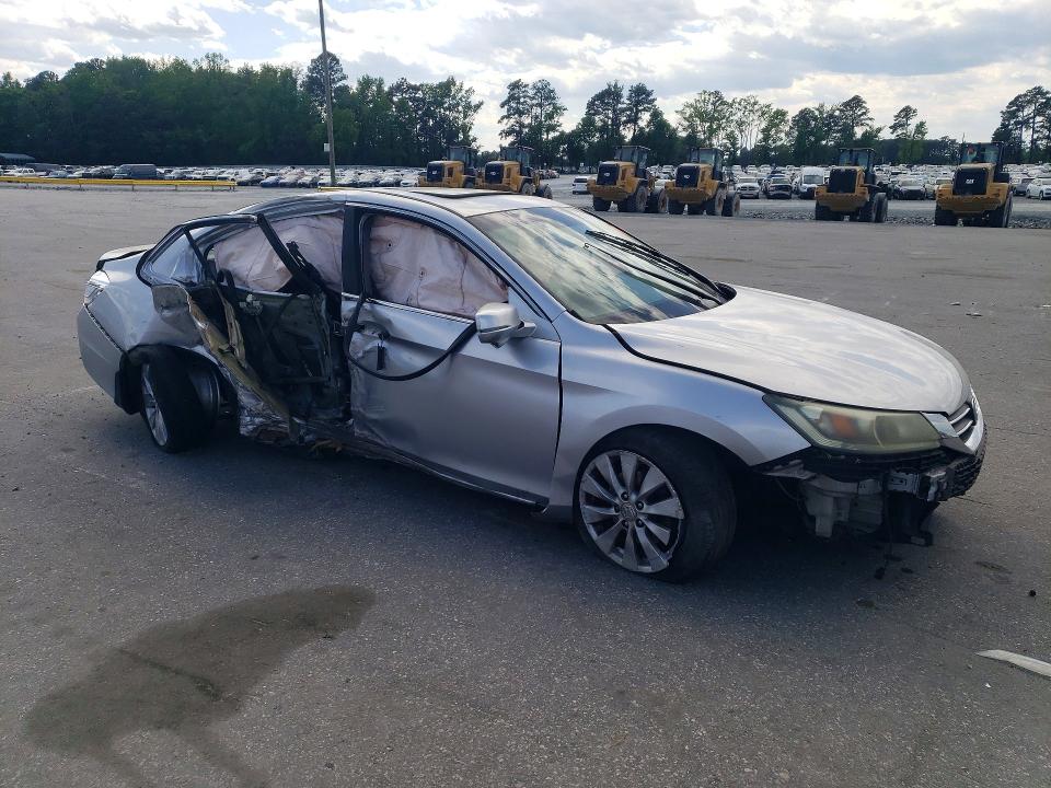 2013 Honda VIN 1HGCR2F89DA116343 COPART salvage auction — SIDE, Nc - Salvage Certificate Of Title, sold $500 on 2026-07-02 (photo 4)