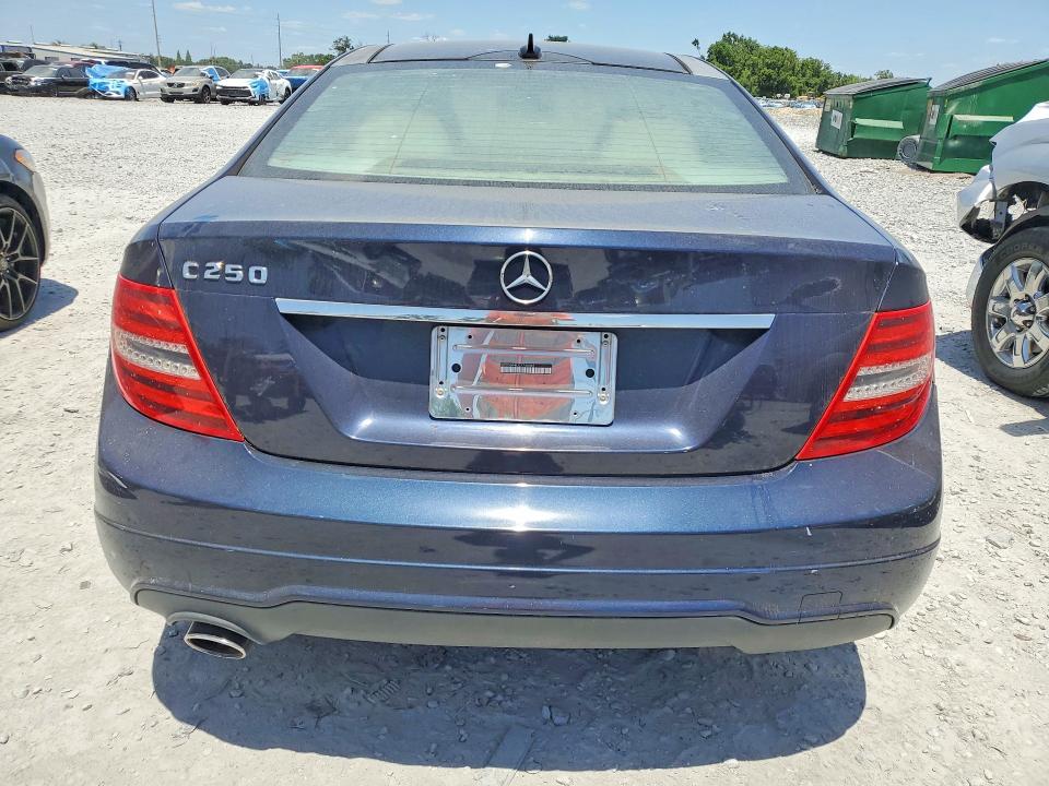 2012 Mercedes-benz C-klasse VIN WDDGJ4HB3CF746345 COPART salvage auction — MINOR DENT/SCRATCHES, FL - CERTIFICATE OF TITLE, sold $3,000 on 2026-07-24 (photo 6)