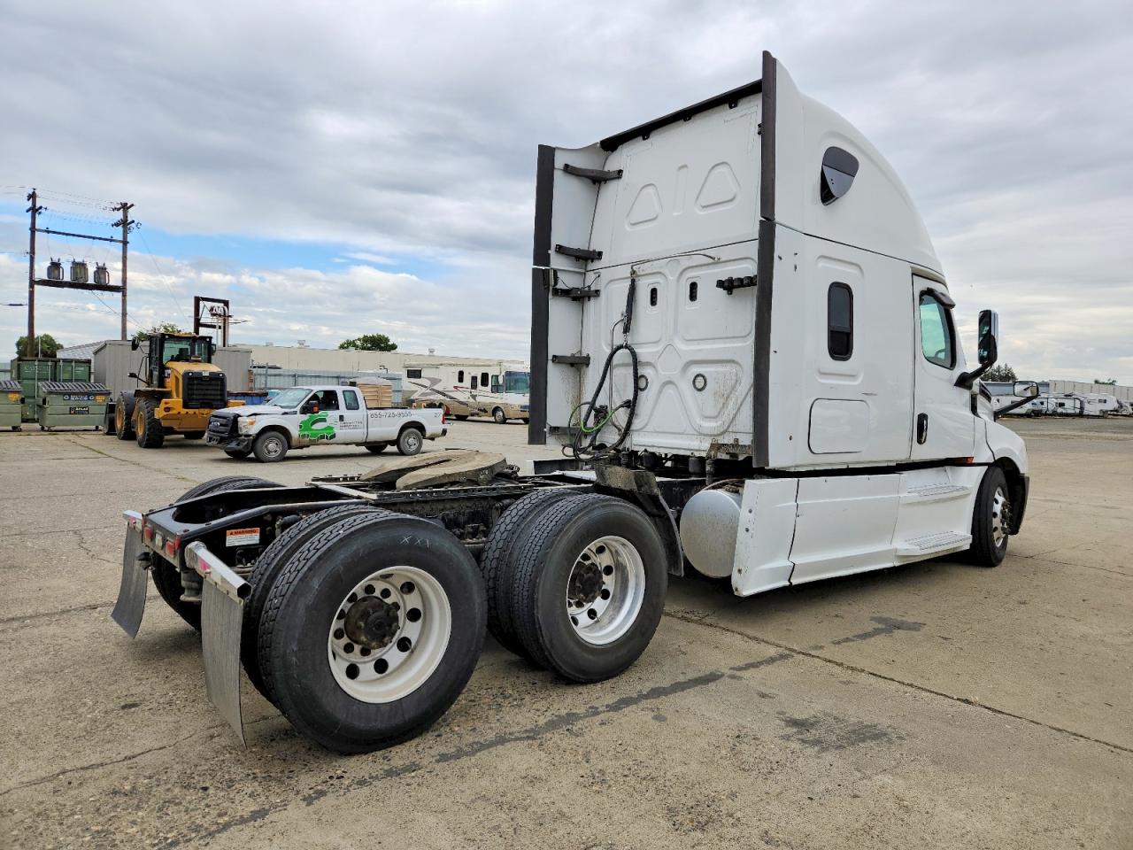 2019 Freightliner Cascadia 126 VIN 3AKJHHDR6KSKD5436 COPART salvage auction — Normal Wear, PA - DIS/DLR/EXP ONLY CLEAN TITLE, sold $24,400 on 2026-07-08 (photo 4)