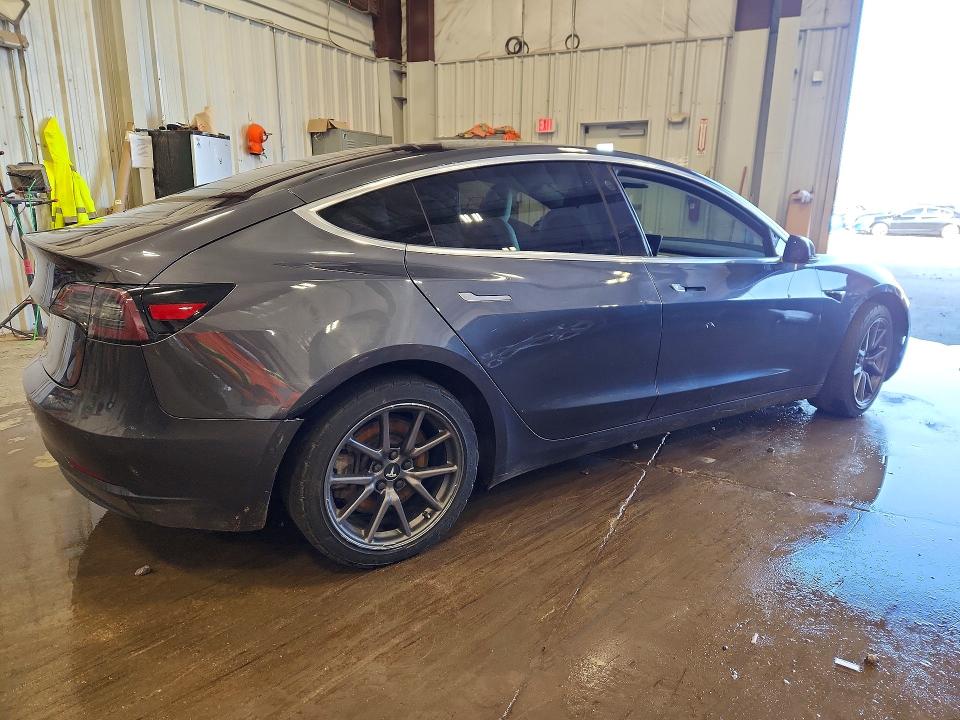 2018 Tesla Model 3 VIN 5YJ3E1EB6JF085606 COPART salvage auction — SIDE, Salvage Title, sold $5,300 on 2026-07-27 (photo 3)