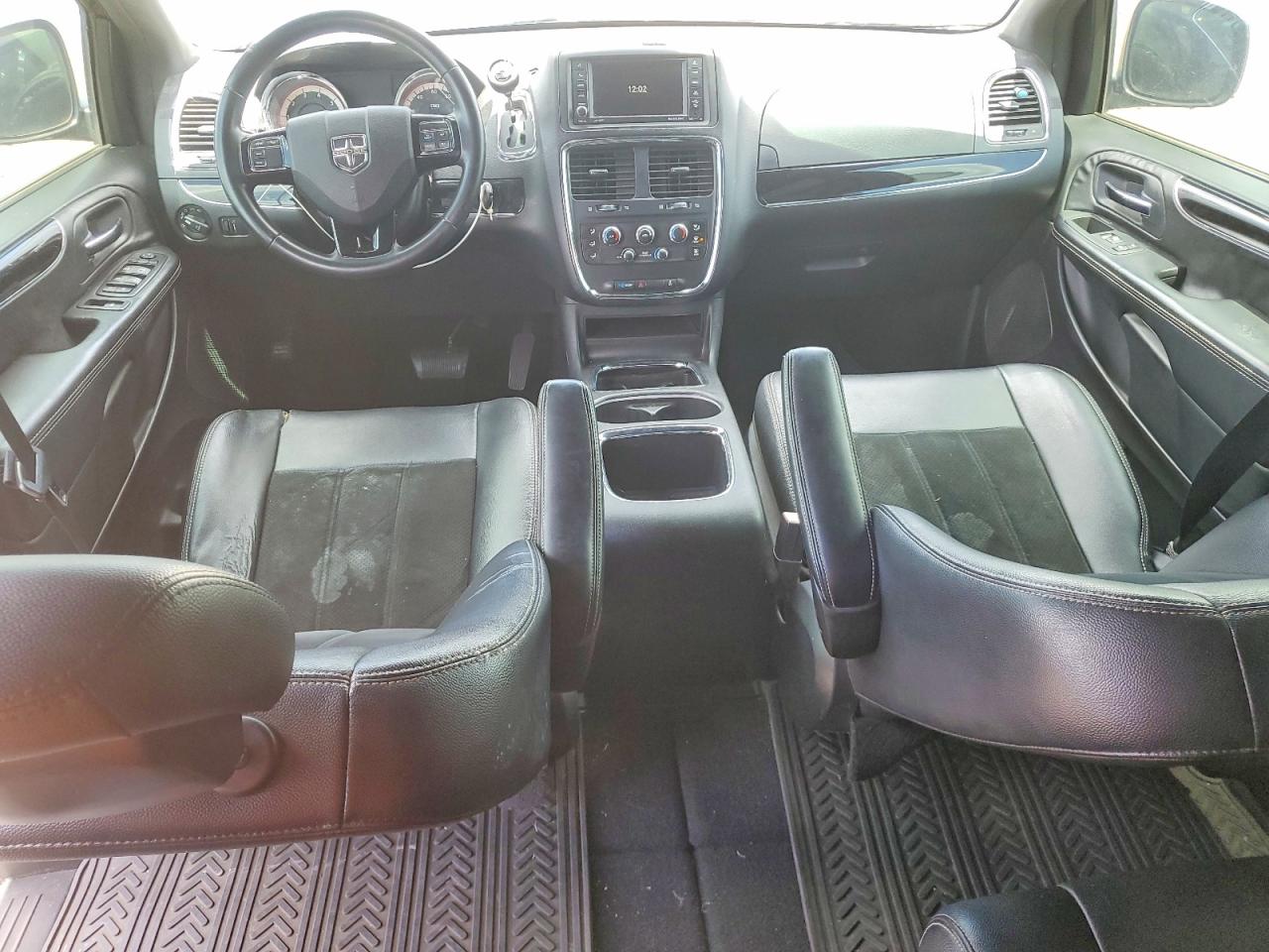 2014 Dodge Grand Caravan VIN 2C4RDGCGXER462608 COPART salvage auction — Normal Wear, HI - CERT OF TITLE-REPOSSESSION, sold $1 on 2026-06-29 (photo 8)